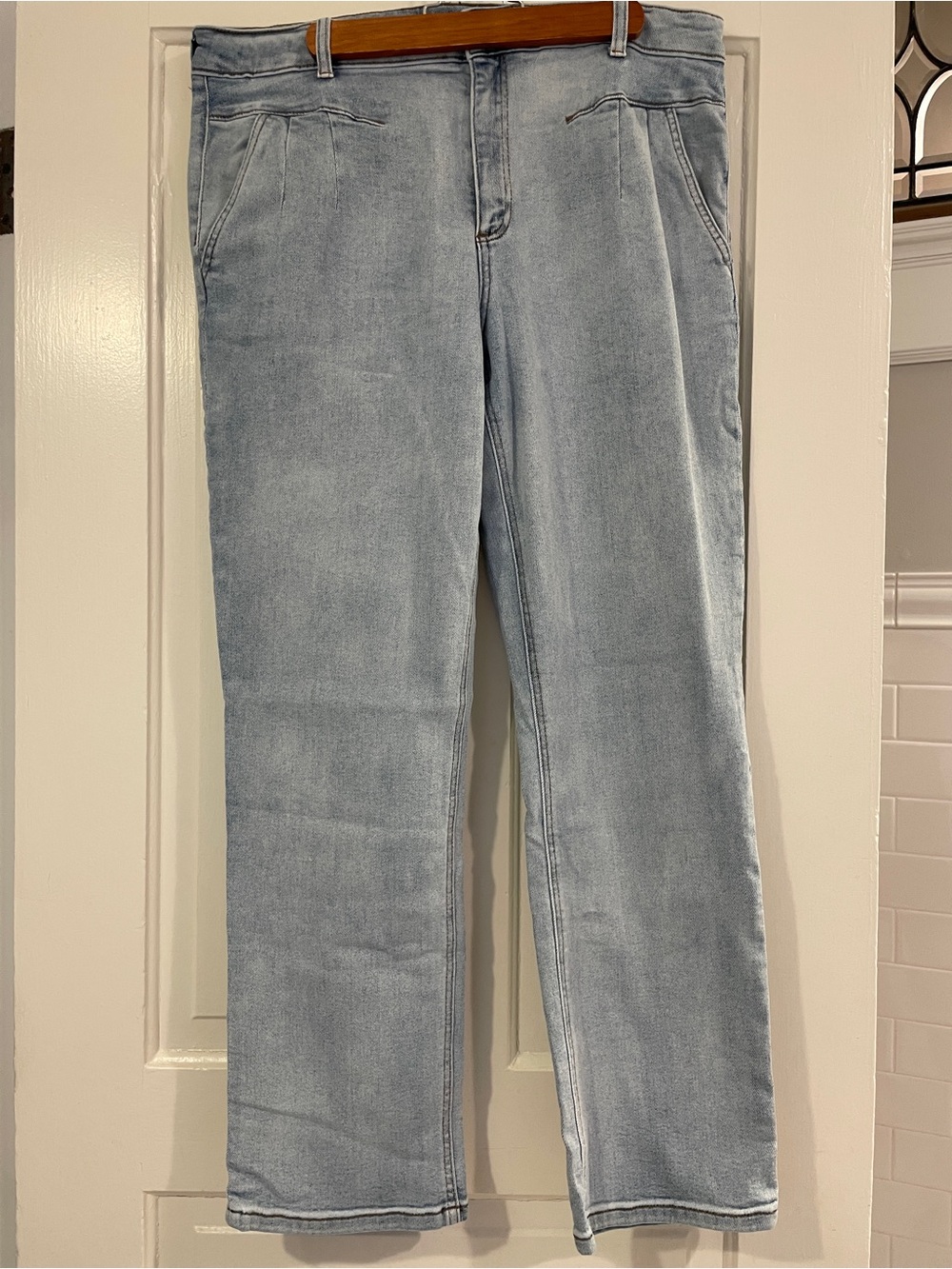 Kut from the Kloth Light Blue Straight-Leg Mom Jeans